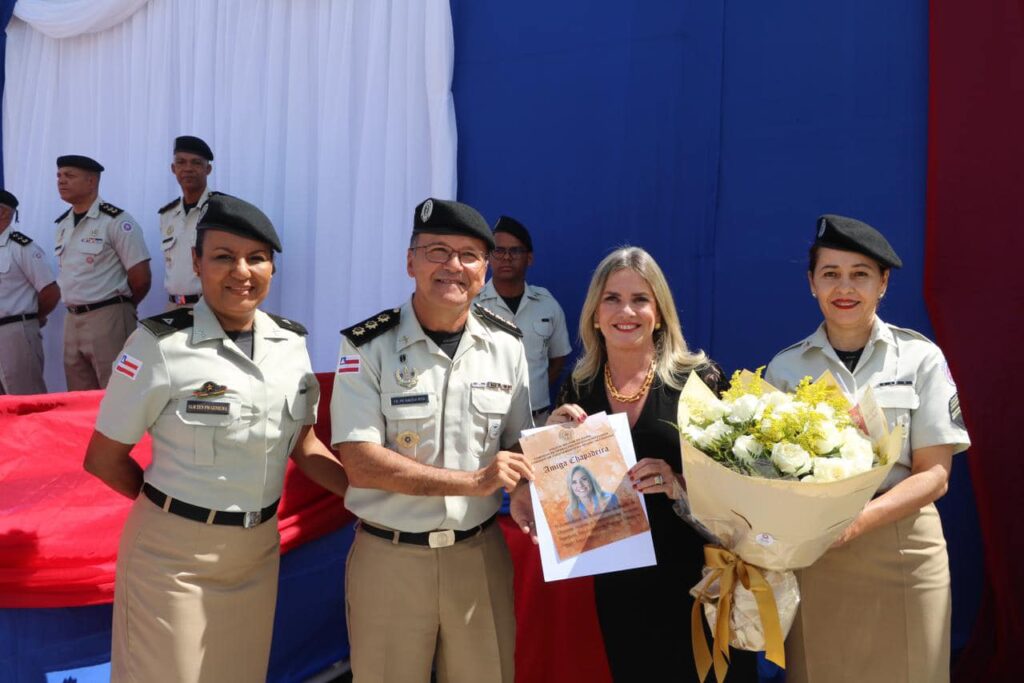 Deputada Ivana Bastos recebe Título de Amiga Chapadeira da PM