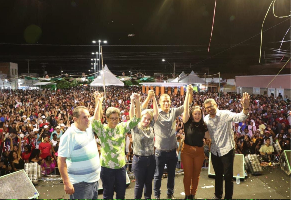 Ivana Bastos prestigia Vaquejada de Malhada