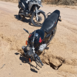 Motocicleta é localizada abandonada nas proximidades do aeroporto de Guanambi.