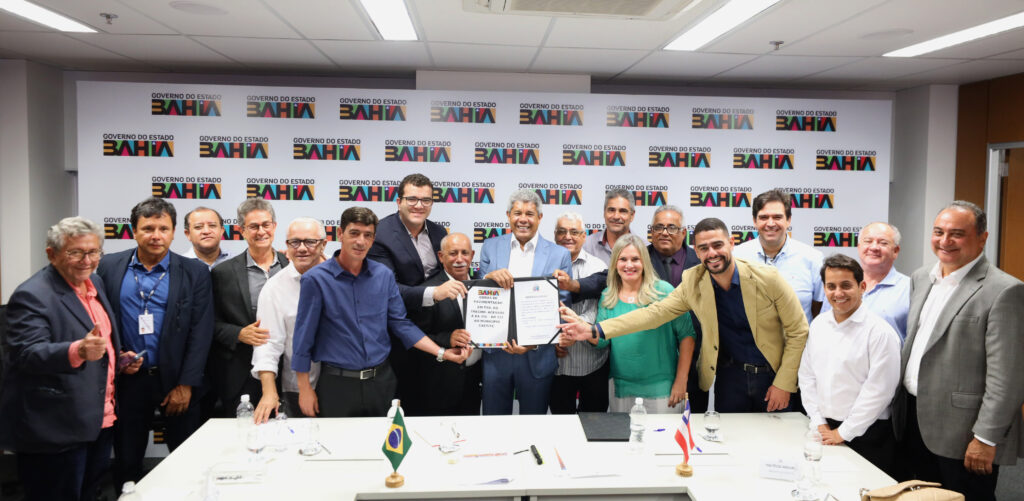 Ivana e Valtécio garantem mais de R$ 10 milhões em obras de pavimentação em Caetité - Foto : Reprodução